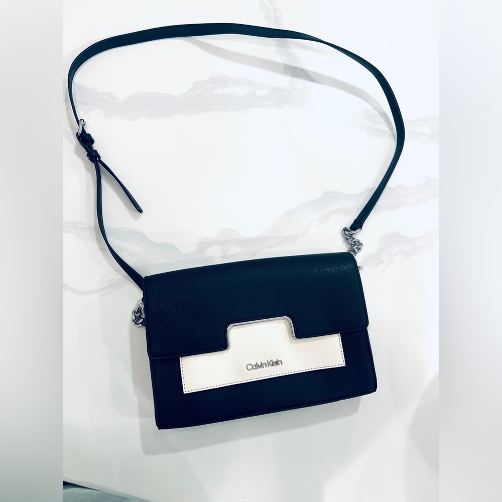 Calvin Klein Black & Cream Crossbody Bag – Modern & Chic